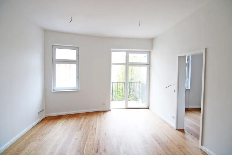Elegante Komfortwohnung im hellen 4.OG mit Aufzug, EBK und Balkon in Berlin-Moabit! — photo 1